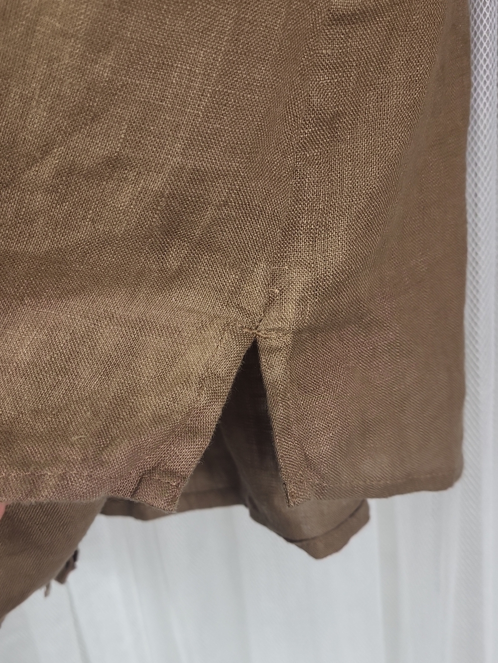 Chico's Linen Flower Embellished Ruffle-Trim Button Blouse. Size 2‎ (12-14 - L) - Picture 8 of 9